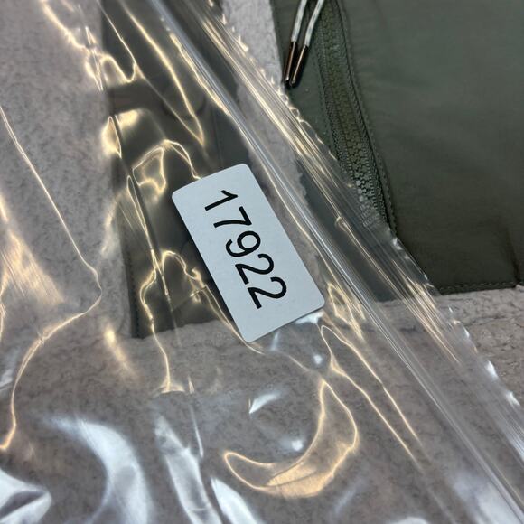 Vuori Cozy Sherpa Popover Fleece 1/4 Snap Pullover Jacket Women's Small - Picture 11 of 11